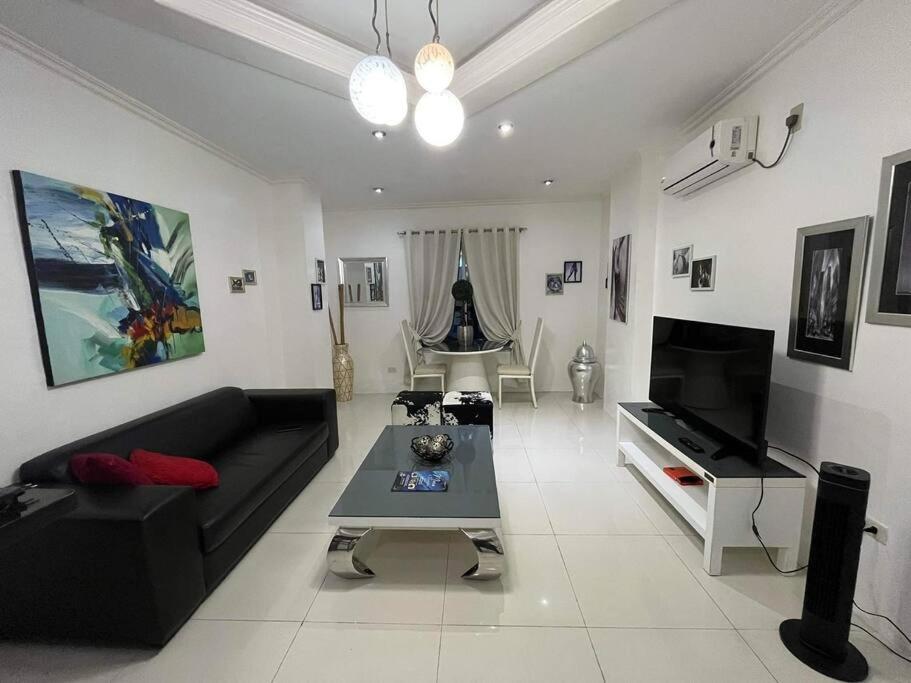 Kandi Big 1 Bedroom King Bed, Free Housekeeping, Wi-Fi Анхелес Екстер'єр фото