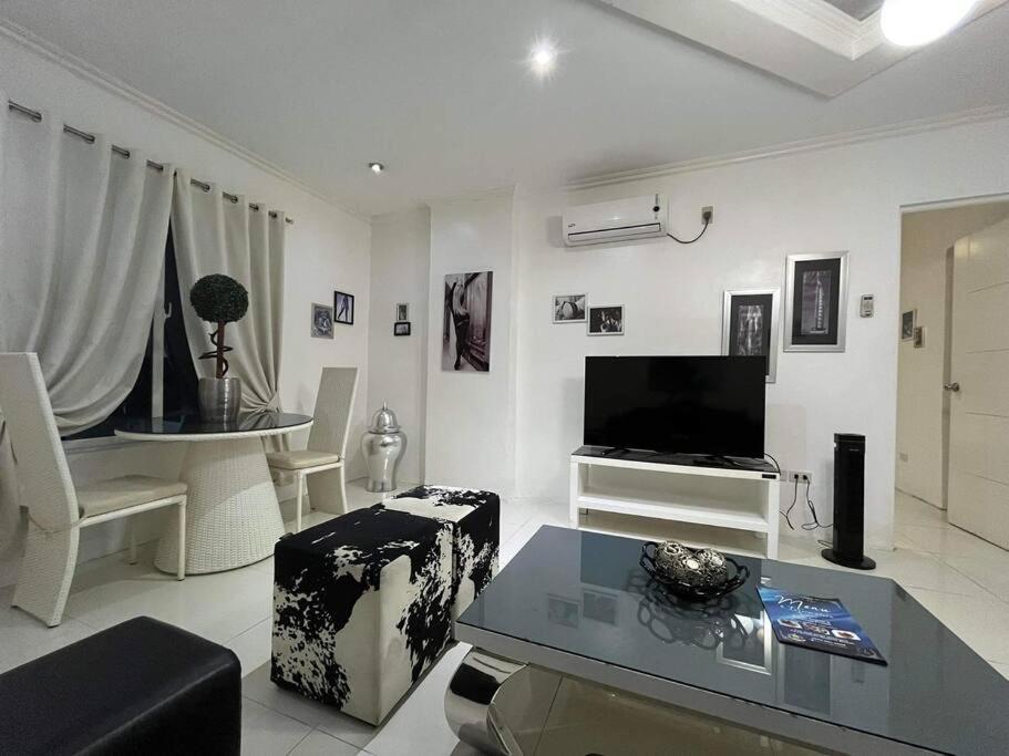 Kandi Big 1 Bedroom King Bed, Free Housekeeping, Wi-Fi Анхелес Екстер'єр фото